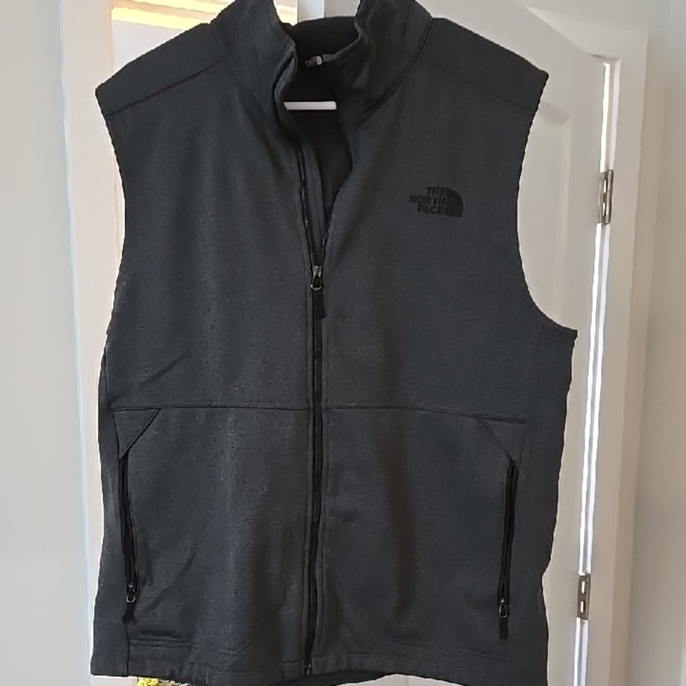 The North Face Men's Gray Vest